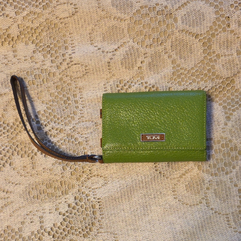 Tumi Black Wristlet for iPhone